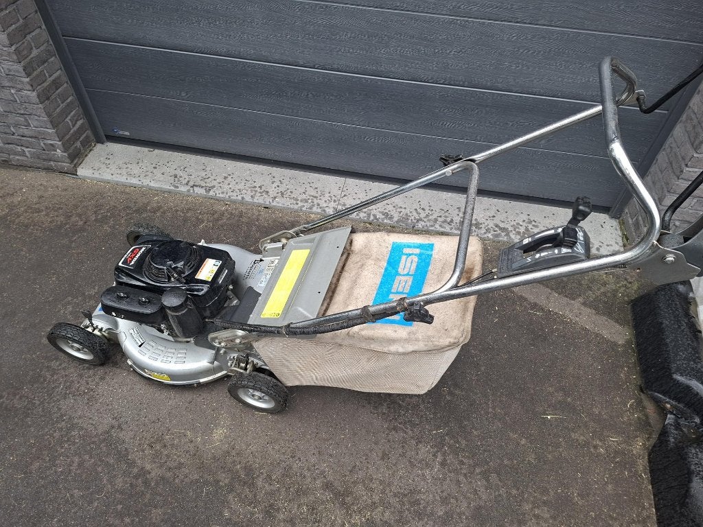 Grasmachine Iseki, Cirkelmaaier, Benzine-grasmaaier, 50 cm of meer, Opvangbak