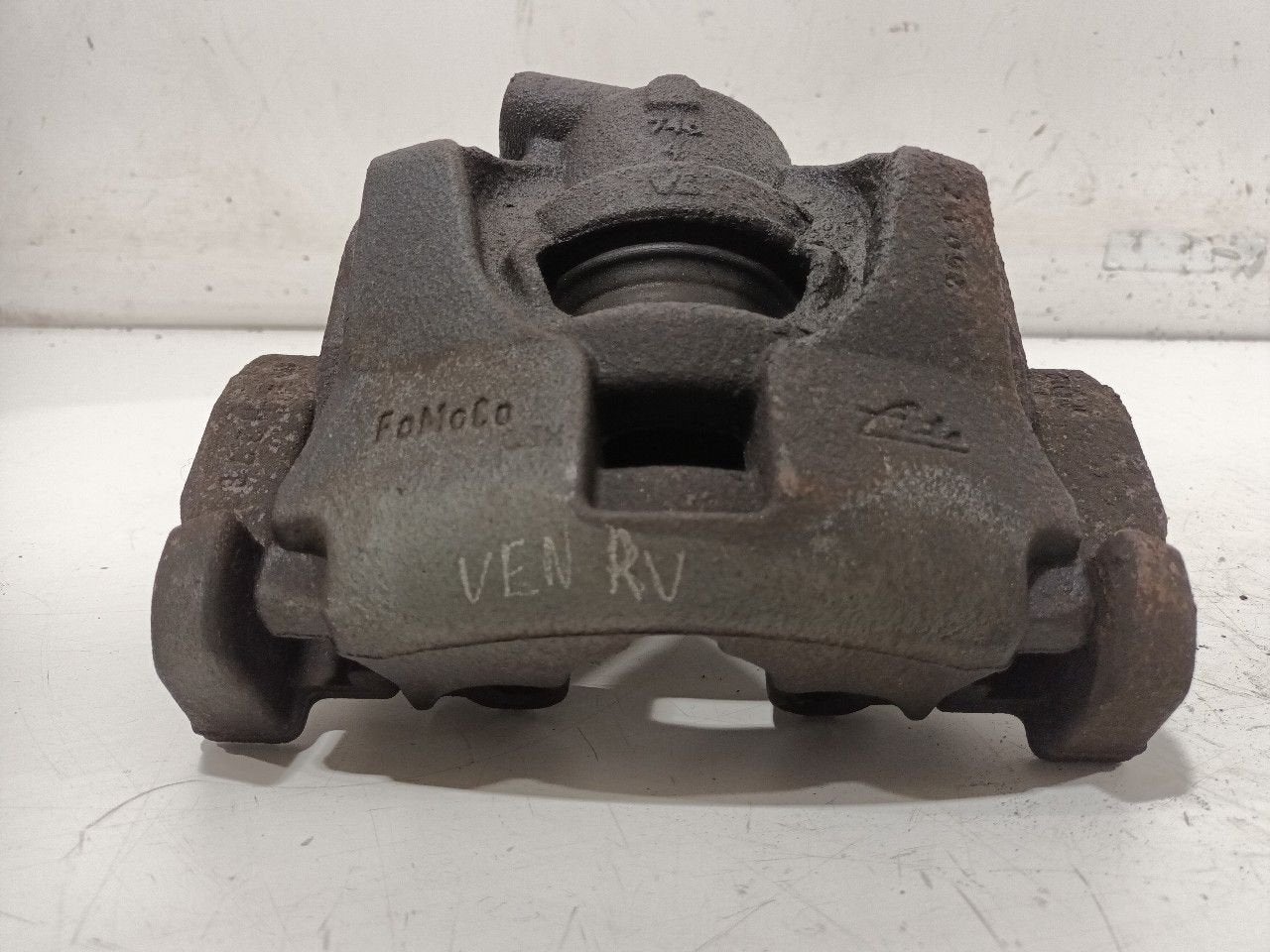 Remklauw rechts voor Land Rover Freelander, Onderdelen@venauto.nl, Van der Ven Autorecycling B.V., Land Rover, Ettenseweg 76, 4706 PB Roosendaal, The Netherlands