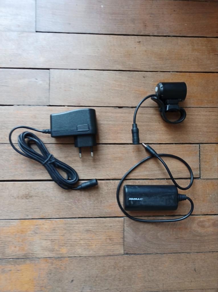 Super éclairage vélo avec batterie externe, Fietsen en Brommers, Fietsaccessoires | Fietsverlichting, Ophalen of Verzenden, Batterij