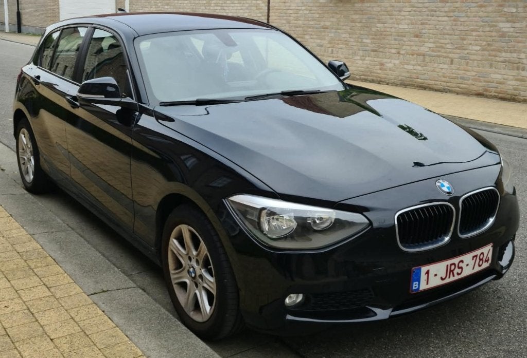 BMW i114, Auto's, Zwart, Zwart, Handgeschakeld, 5 deurs