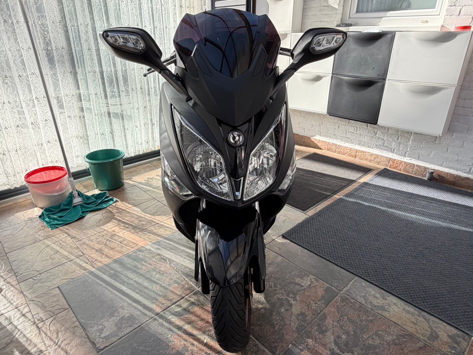 125cc SYM Joymax 125i nieuwstaat van 1 ste eigenaar, Scooter, Permis Moto A1 minimum, 1 cylindre, Automatique