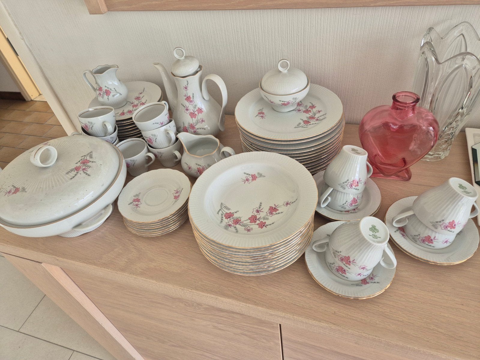 Servies met bloemen en gouden rand, Antiek en Kunst, Ophalen