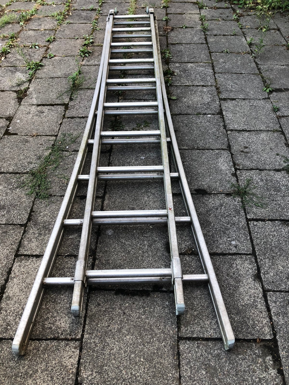 Échelle avec 2 éléments, Enlèvement, Utilisé, Échelle, 4 mètres ou plus