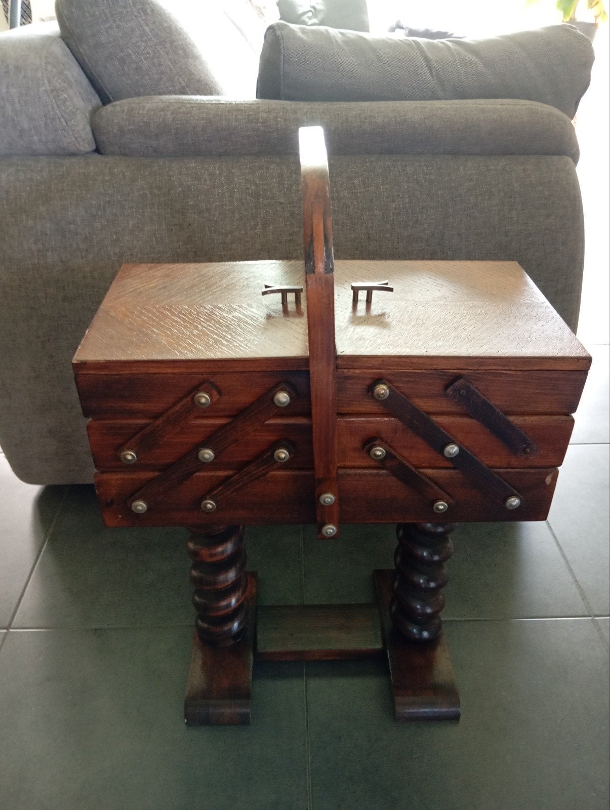 Vintage naaikastje - opgevuld met naaispullen, Antiek en Kunst, Ophalen