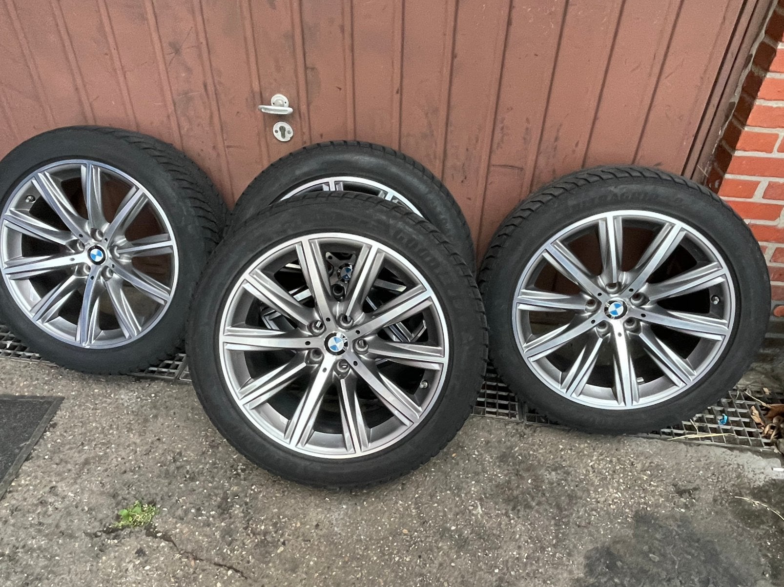 BMW 18 inch velgen met zo goed als nieuwe banden, Auto-onderdelen, Banden en Velgen, Ophalen, 18 inch, Band(en)