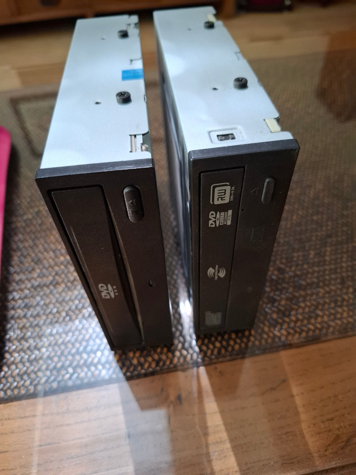 Set van 2 Interne DVD-drives (IDE / PATA) – ASUS & Toshiba/S, Computers en Software, Ophalen