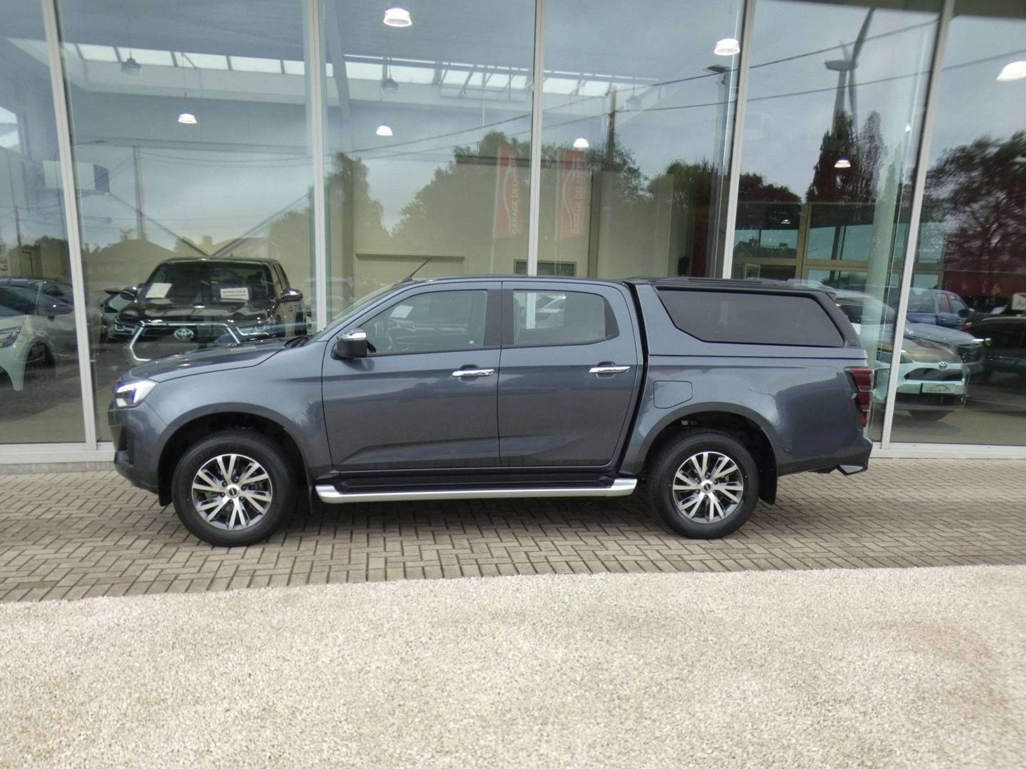 Isuzu D-max *€35529+btw* AUTOMAAT 4WD LSX +Hardtop +LEDER, Auto's, 4 deurs, Gebruikt, 4 cilinders, 2100 kg