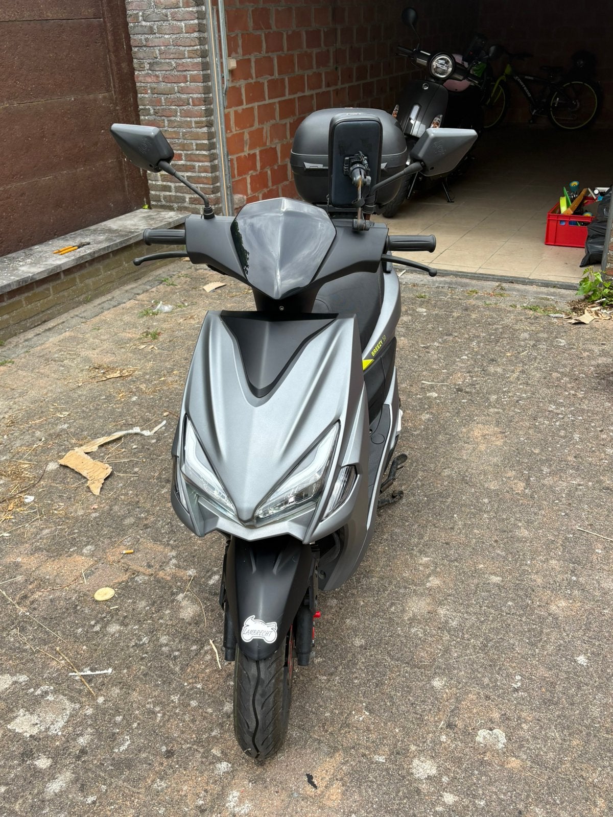 Motron breezy 50 a klasse, Fietsen en Brommers, Ophalen, Zo goed als nieuw