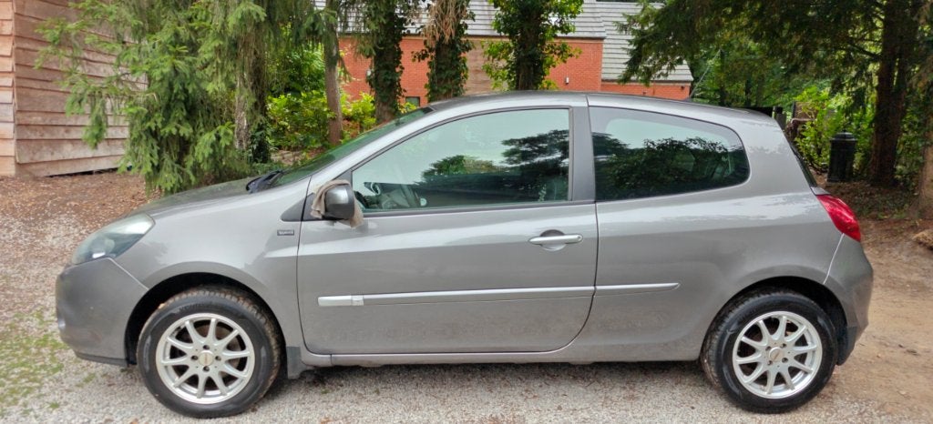 RENAULT CLIO 3 PHASE 2 DCI 75 SERIE YAHOO DISTRIBUTION NEUVE, Euro 5, Boîte manuelle, Particulier, 55 kW