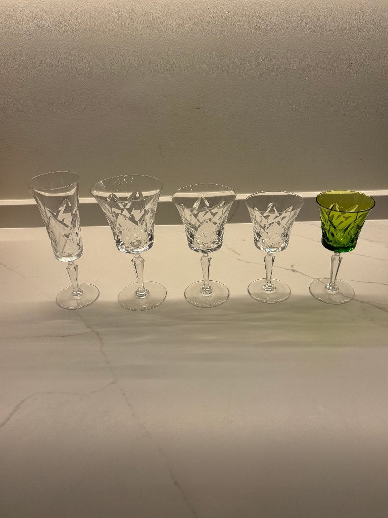 38 pièces de vaisselle en verre VSL Toulon, Enlèvement