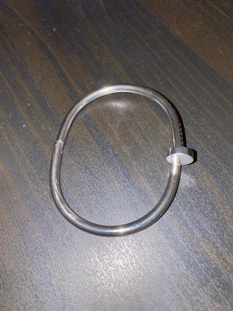 Bracelet Cartier clou, Enlèvement, Neuf, Gris, Acier