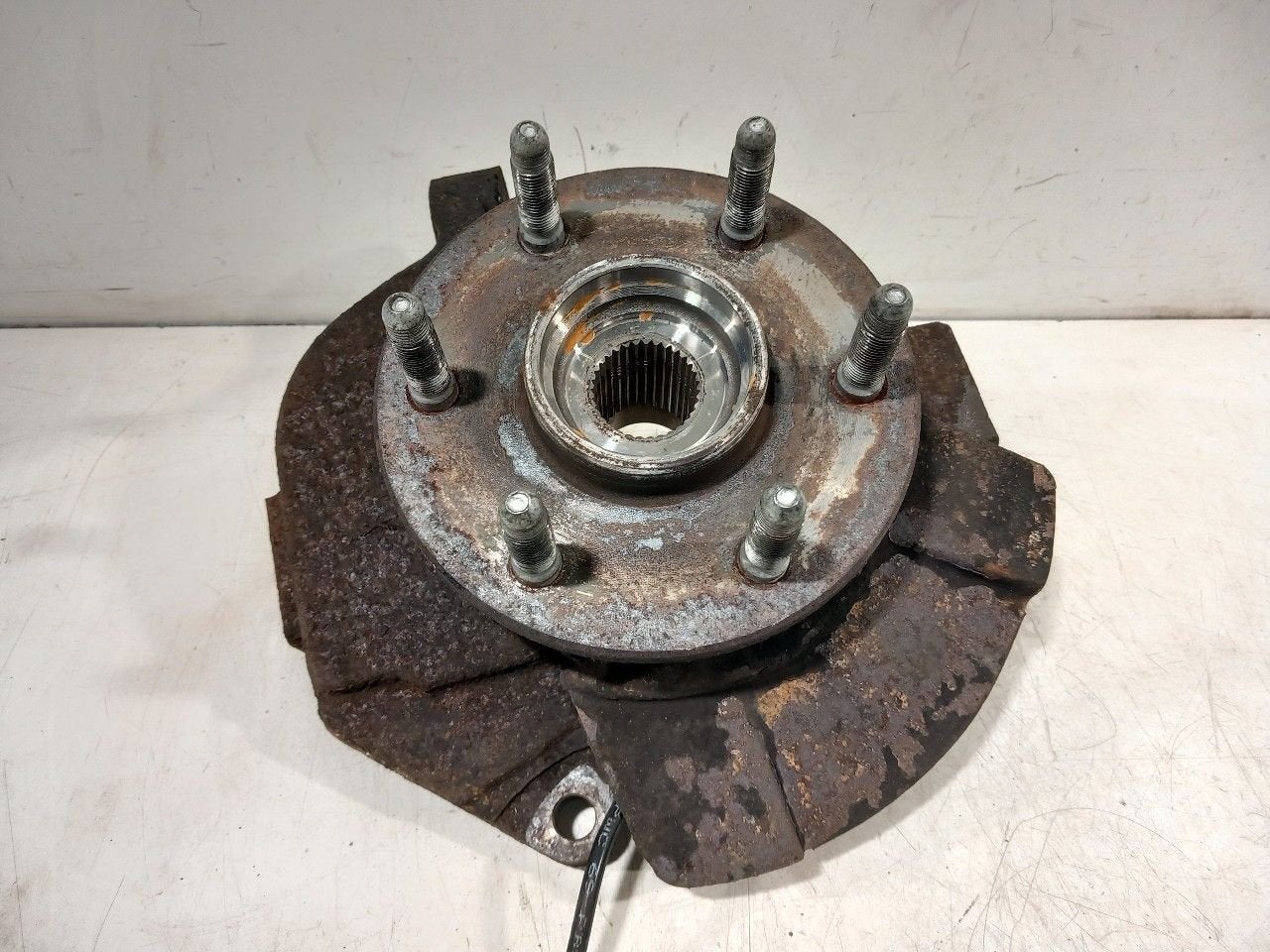 Wielnaaf links voor Chevrolet Avalanche, Onderdelen@venauto.nl, Van der Ven Autorecycling B.V., Ettenseweg 76, 4706 PB Roosendaal, The Netherlands