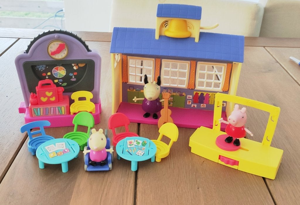 Peppa pig school + ijsjeskar, Peppa Pig, Ophalen of Verzenden, Nieuw