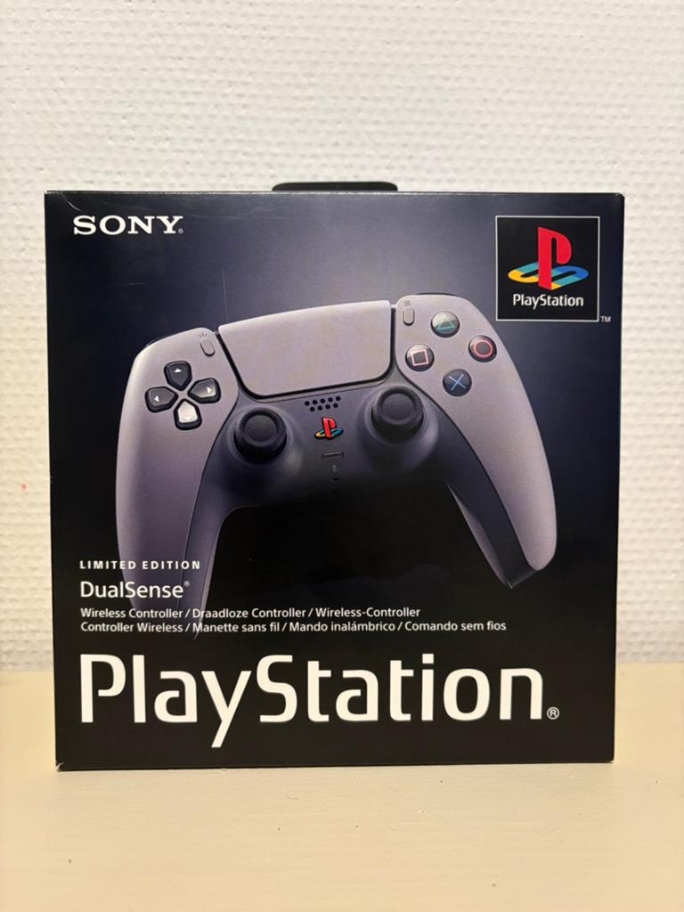 PS5 DualSense 30th Anniversary – nieuw sealed, Ophalen, PlayStation 5, Nieuw, Controller