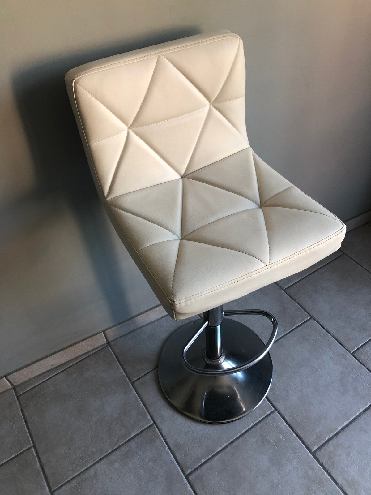 4 beige barkrukken, Huis en Inrichting, 3 krukken, Ophalen, Zo goed als nieuw