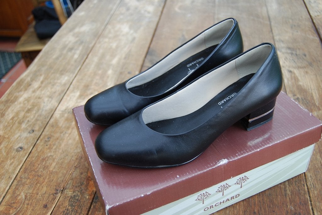 Klassieke zwarte pump - Mt. 38, Enlèvement ou Envoi, Comme neuf, Orchard, Chaussures basses