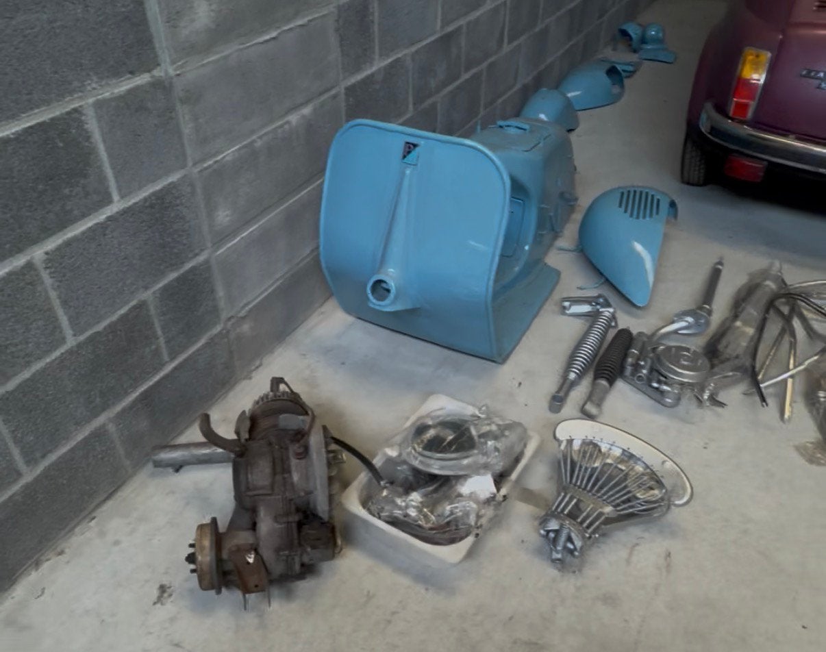 Vespa acma, Vélos & Vélomoteurs, Enlèvement