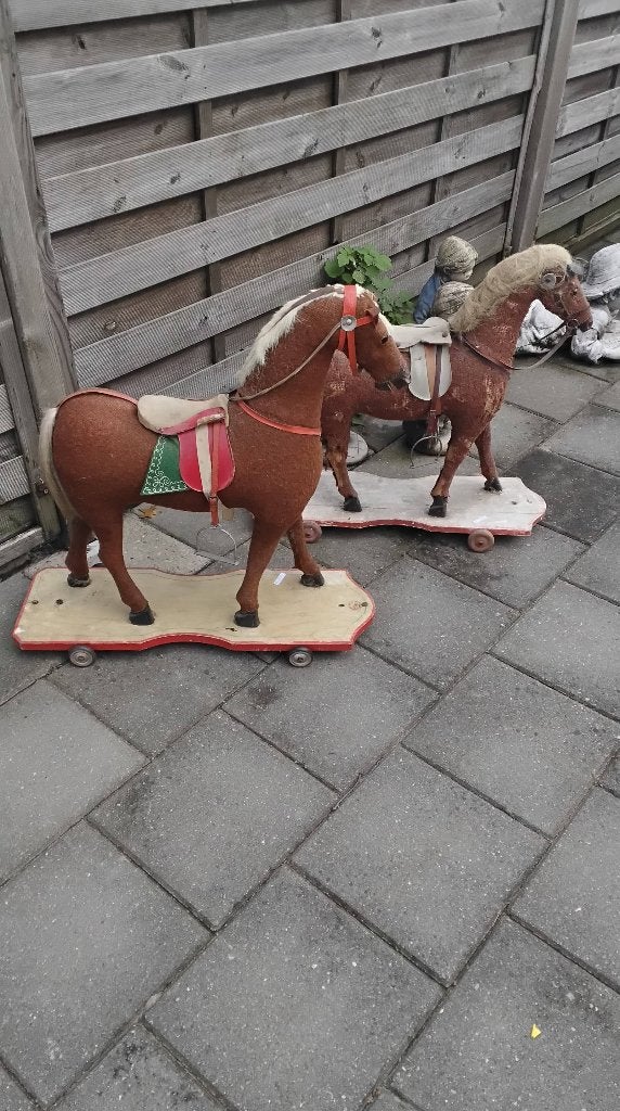 2 chevaux miniatures allemands anciens, Enlèvement
