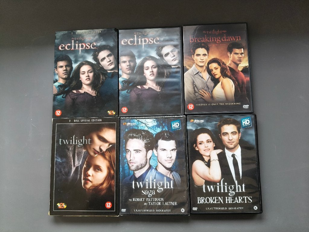 aantal dvd's van Ecilps en twilight enzo, CD & DVD, DVD | Science-Fiction & Fantasy, Enlèvement ou Envoi, Comme neuf