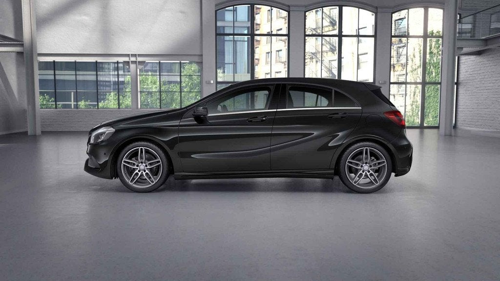 Mercedes-Benz A-Klasse 180 Hatchback AMG Line | Navigatie |, Autos, Classe A, Entreprise, Electronic Stability Program (ESP), 5 portes