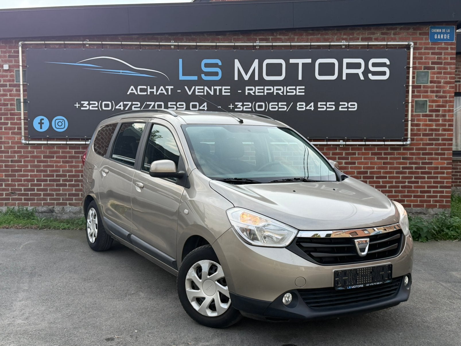Dacia Lodgy *7PLACES !*1Er PROP*Navi*AirCo*, Auto's, 7 zetels, Handgeschakeld, 1598 cc, Voorwielaandrijving