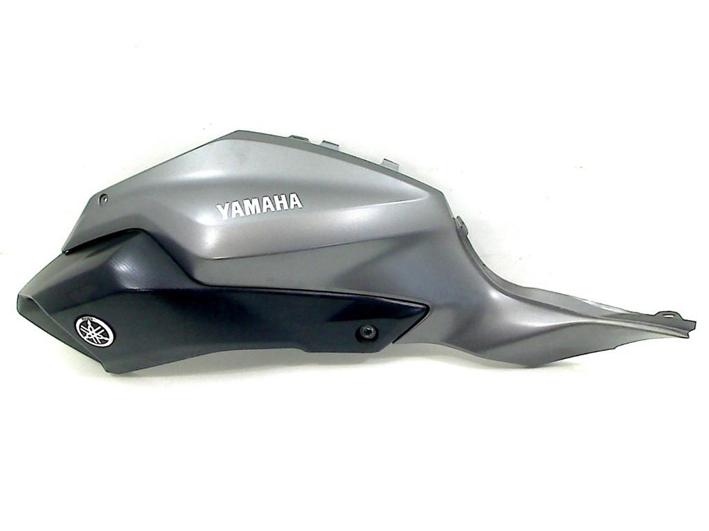 TANK COVER LINKS Yamaha MT 07 2014-2015 (MT07 MT-07 FZ-07), Dhr. S. di Majo, Gebruikt, Info@cama-motorparts.nl, P.J. Troelstraweg 8 8
3144 CX  MAASSLUIS, NL