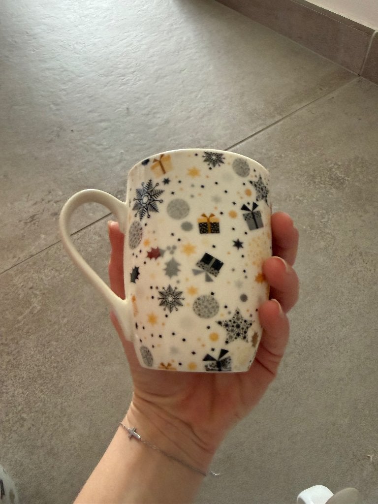 Mug P&T blanc à motifs Noël, Maison & Meubles, Cuisine | Vaisselle, Enlèvement ou Envoi, Neuf, Mug