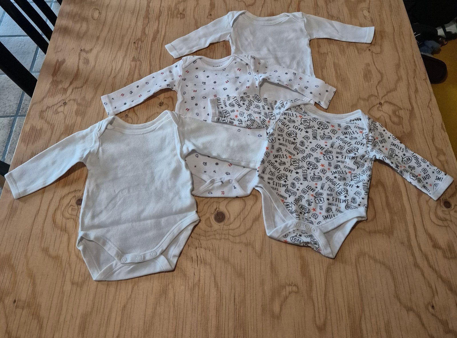 4 leuke rompers met lange mouw - Maat 62/68

Markt, Peer, 39, Ophalen of Verzenden, Zo goed als nieuw, Jongetje of Meisje, Nacht- of Onderkleding