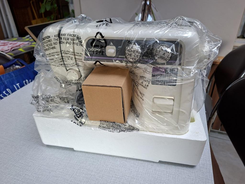 Nieuw Brother electrice naaimachine, Ophalen, Zo goed als nieuw, Naaimachine, Brother