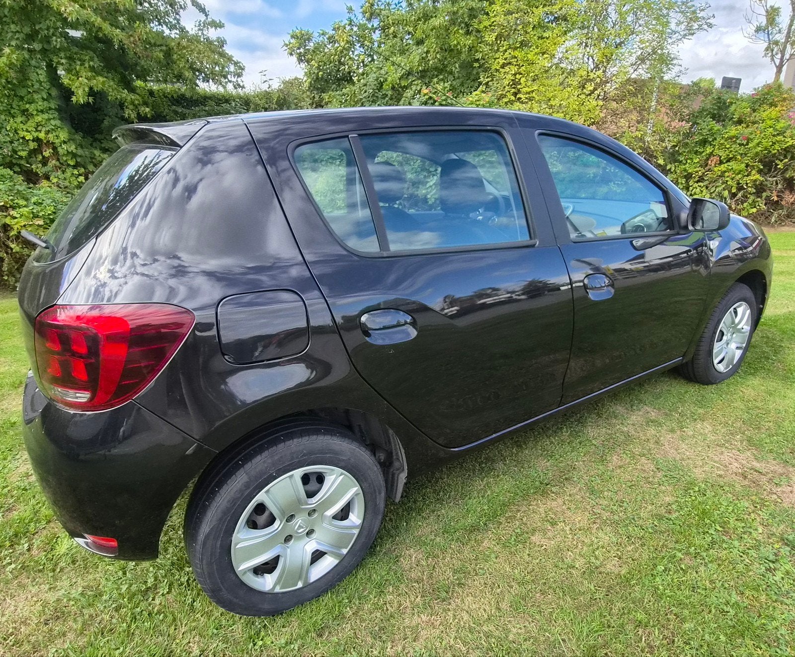 Dacia Sandero 1.0 TCe Comfort Airco 12m garantie, Voorwielaandrijving, Dealer onderhouden, Stof, https://public.car-pass.be/vhr/63cd1d6a-b6a1-49d1-9004-5b3f7fd5fb75
