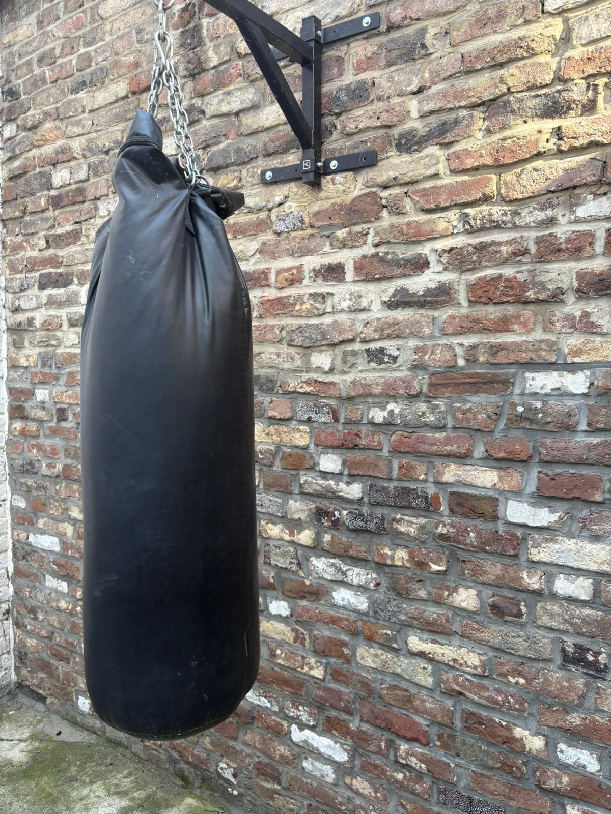 Sac de frappe avec sa potence de fixation, Enlèvement, Comme neuf, Punching-ball