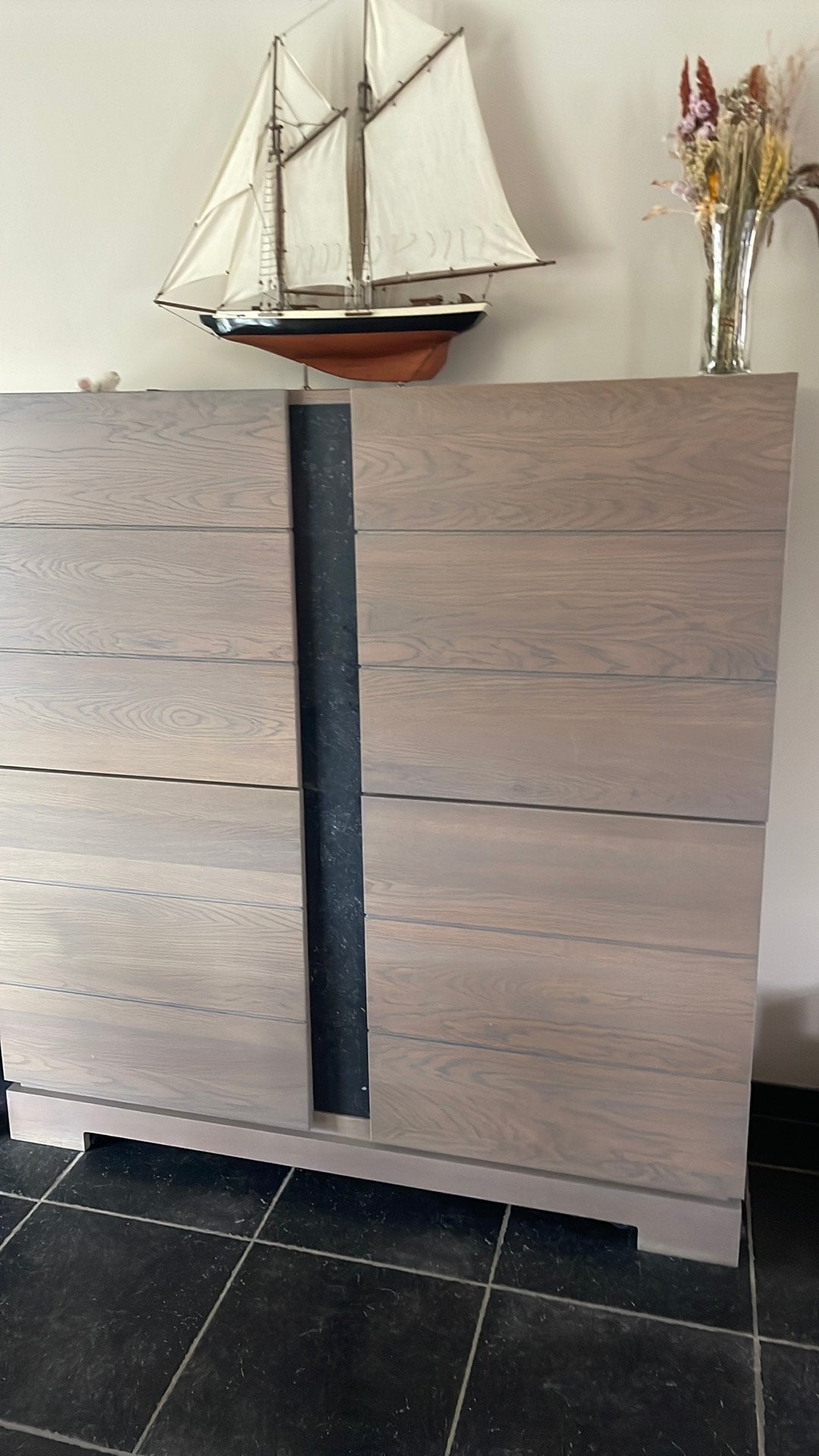 Barkast licht eiken kleur moderne look, Huis en Inrichting, Kasten | Dressoirs, Ophalen, Zo goed als nieuw