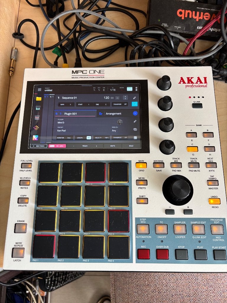 Akai MPC ONE, Enlèvement, Comme neuf, Autres marques