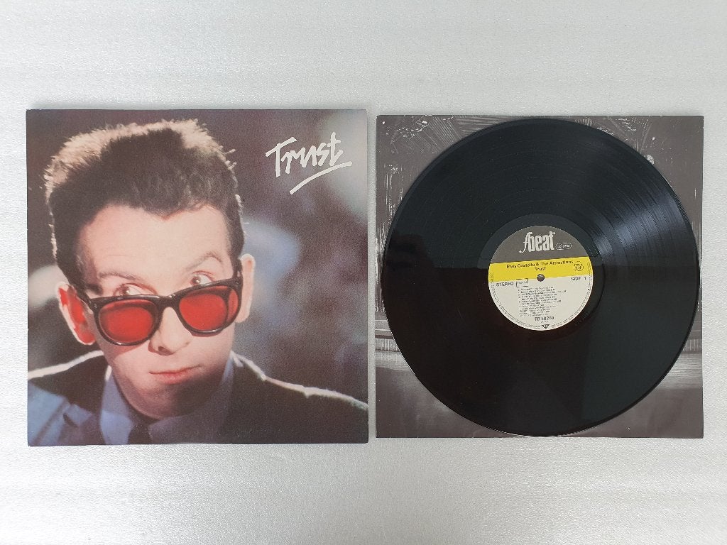 LP Elvis Costello and The Attractions - Trust, Ophalen of Verzenden, Gebruikt, LP