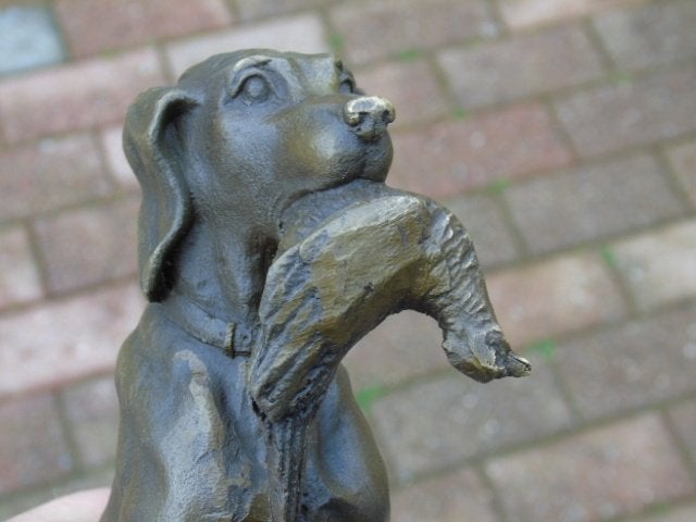 chien de chasse assis en bronze signé MENE ., Enlèvement ou Envoi, Bronze