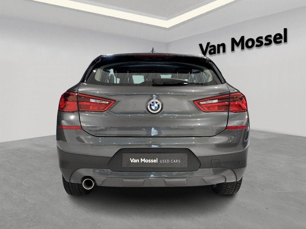 BMW X2 sDrive18i 100kW, Automatische klimaatregeling, 136 pk, 3 cilinders, Zilver of Grijs