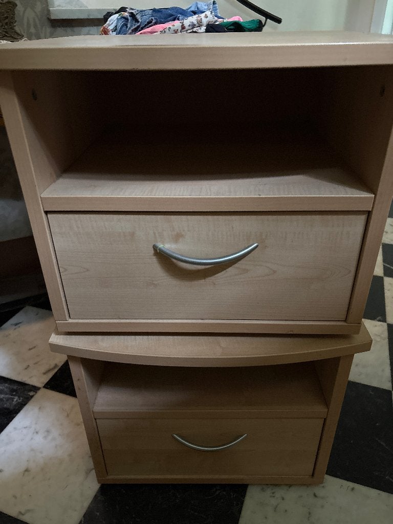 2 nachtkastjes zeer stevig en goede staat, Ophalen