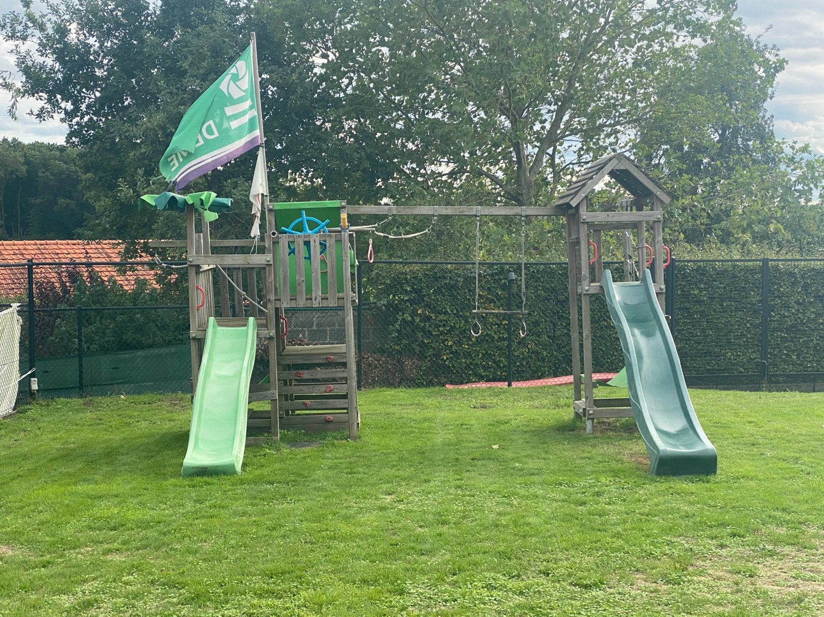 Glijbaan 220cm ( groen ) en 300 cm ( rood ), Ophalen, Gebruikt, Glijbaan