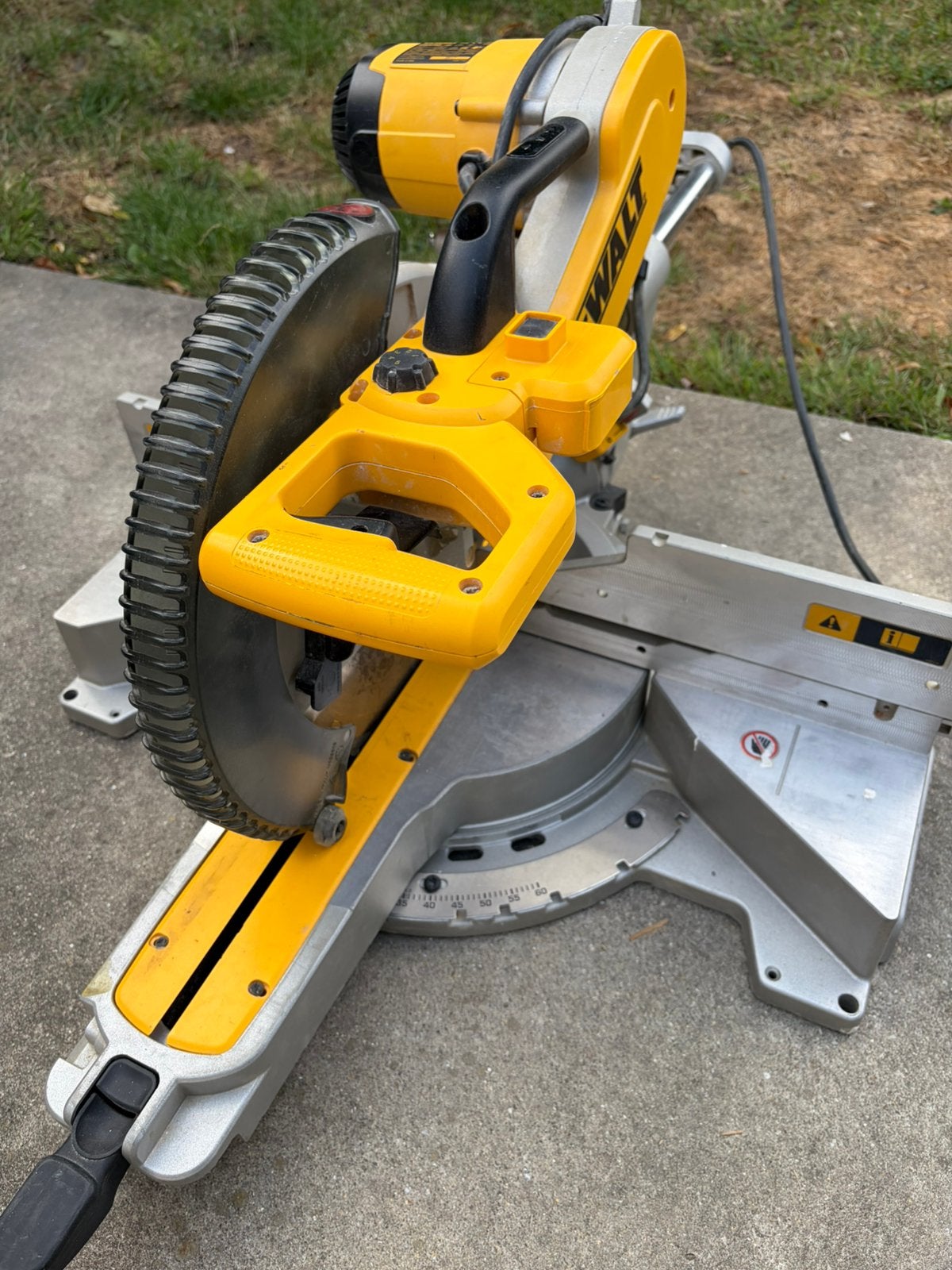 DeWalt DWS780 Afkortzaag & Verstekzaag – Topstaat, Doe-het-zelf en Bouw, Gereedschap | Zaagmachines, Ophalen, Zo goed als nieuw