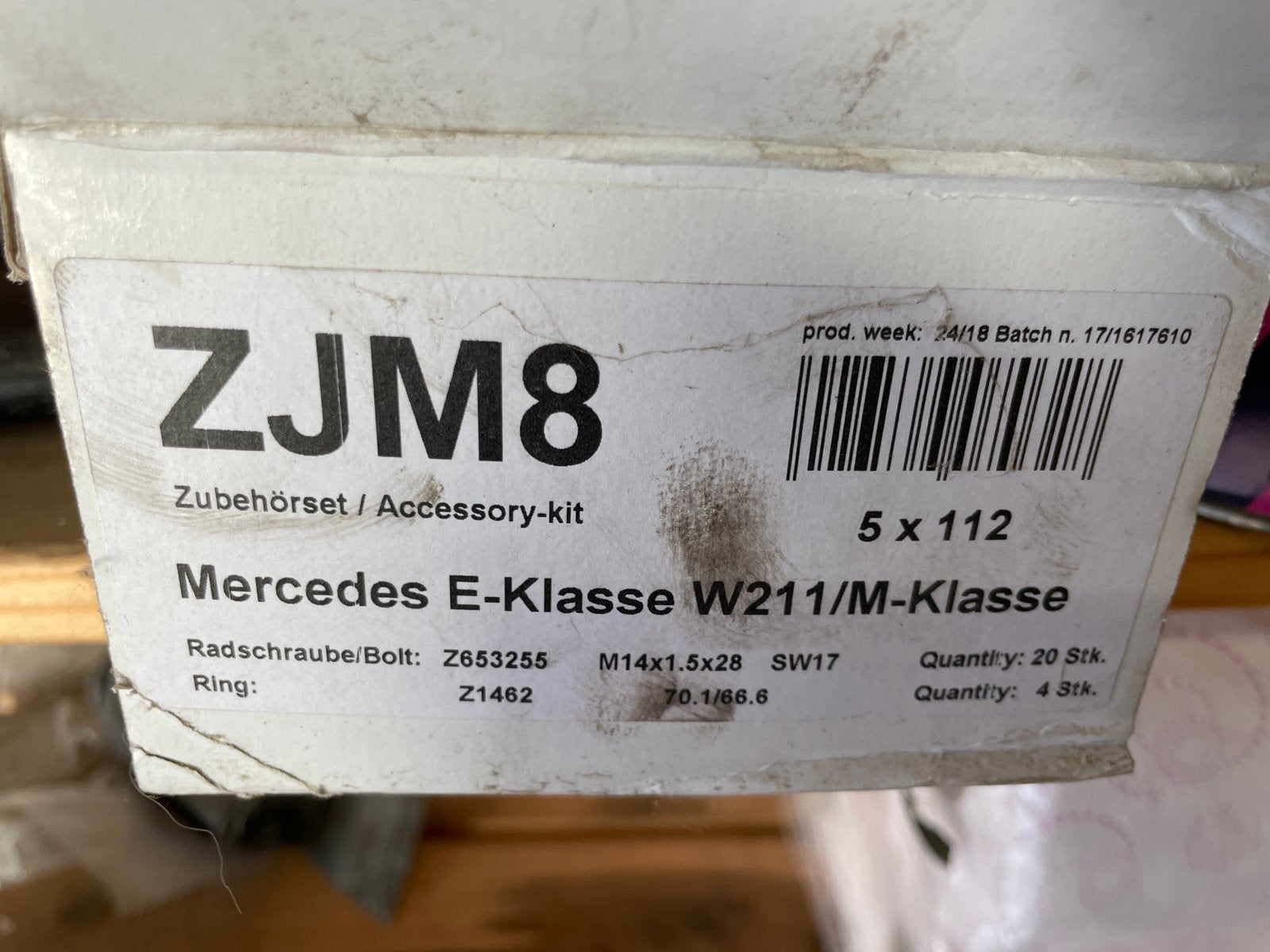 Mercedes vis roues, Enlèvement