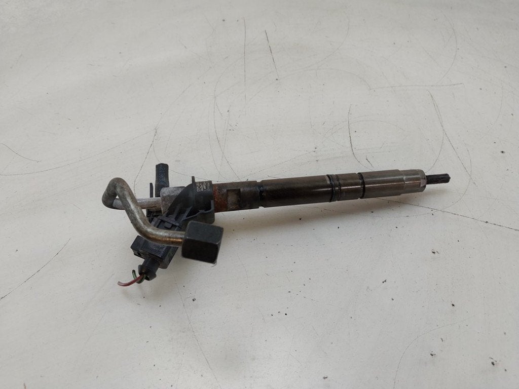 INJECTEUR FAP Porsche Cayenne II (92A) (01-2010/12-2018), Porsche Deutschland GmbH, Porscheplatz 1
70435  Stuttgart, DE, Porsche