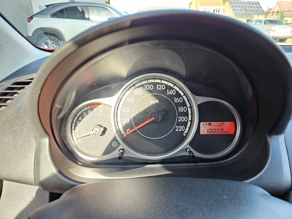Mazda 2 1.3i, Auto's, Mazda, Voorwielaandrijving, Stof, Zwart, 55 kW