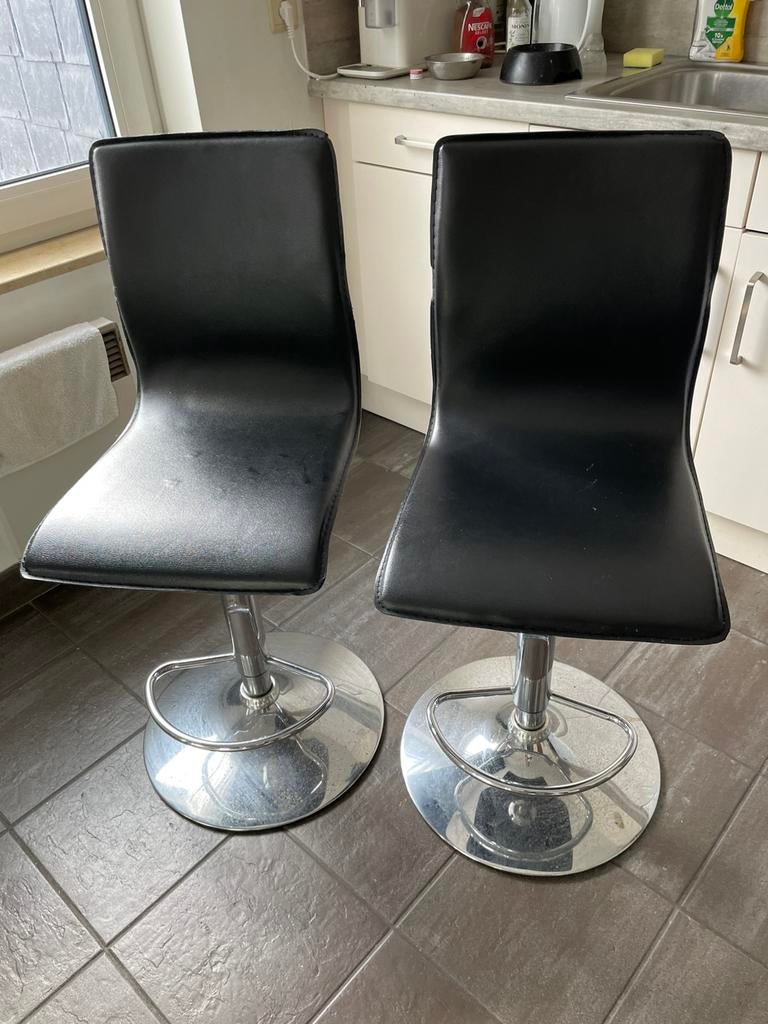 Barstoelen 2 stuks voor 50 euro, Ophalen, Gebruikt, In hoogte verstelbaar, Metaal