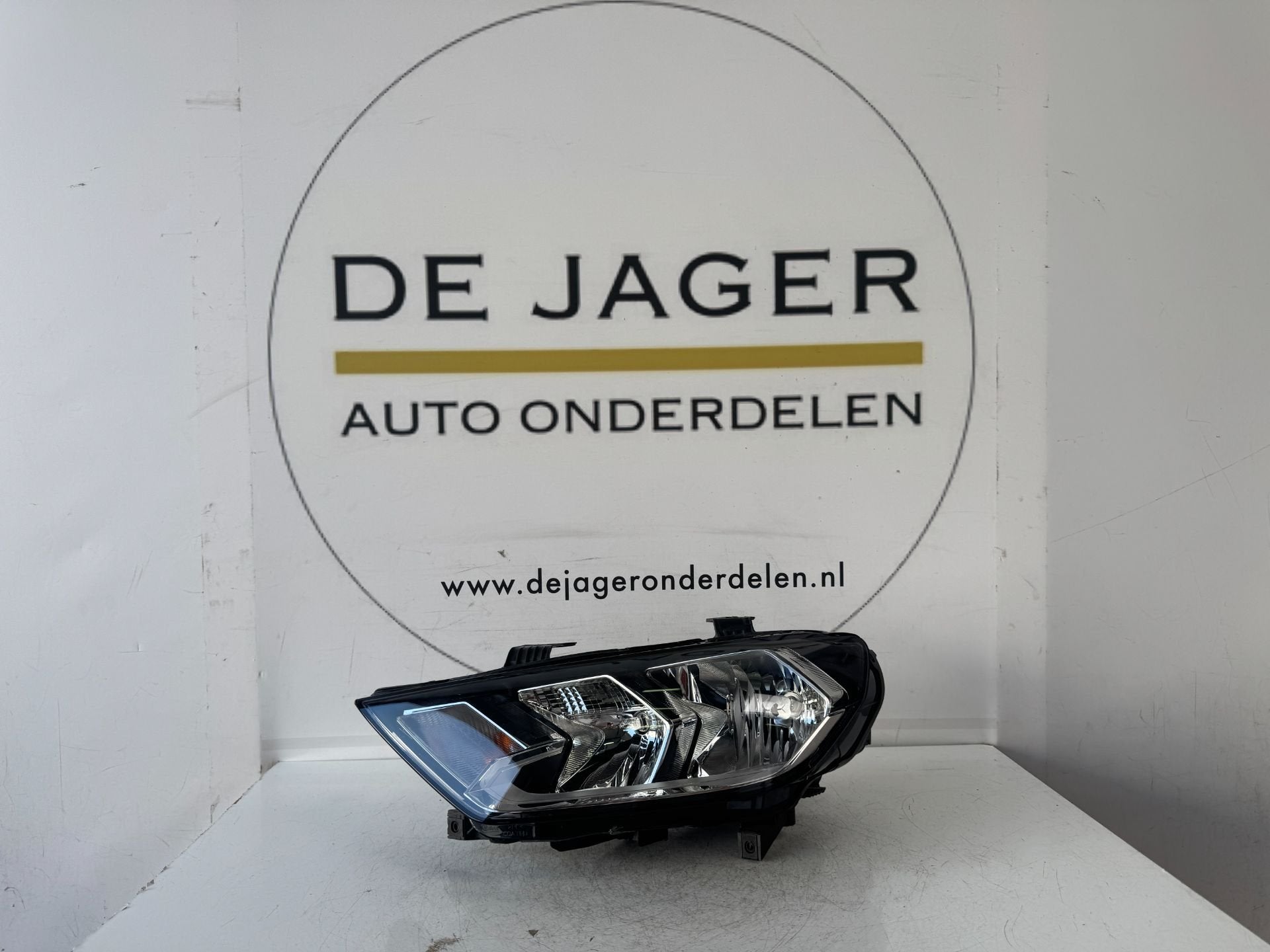 AUDI 82A A1 H7 PHARE GAUCHE 82A941003 2018-, AUDI AG, Auto-Union-Strasse 1
85045  Ingolstadt, DE, Audi, Utilisé