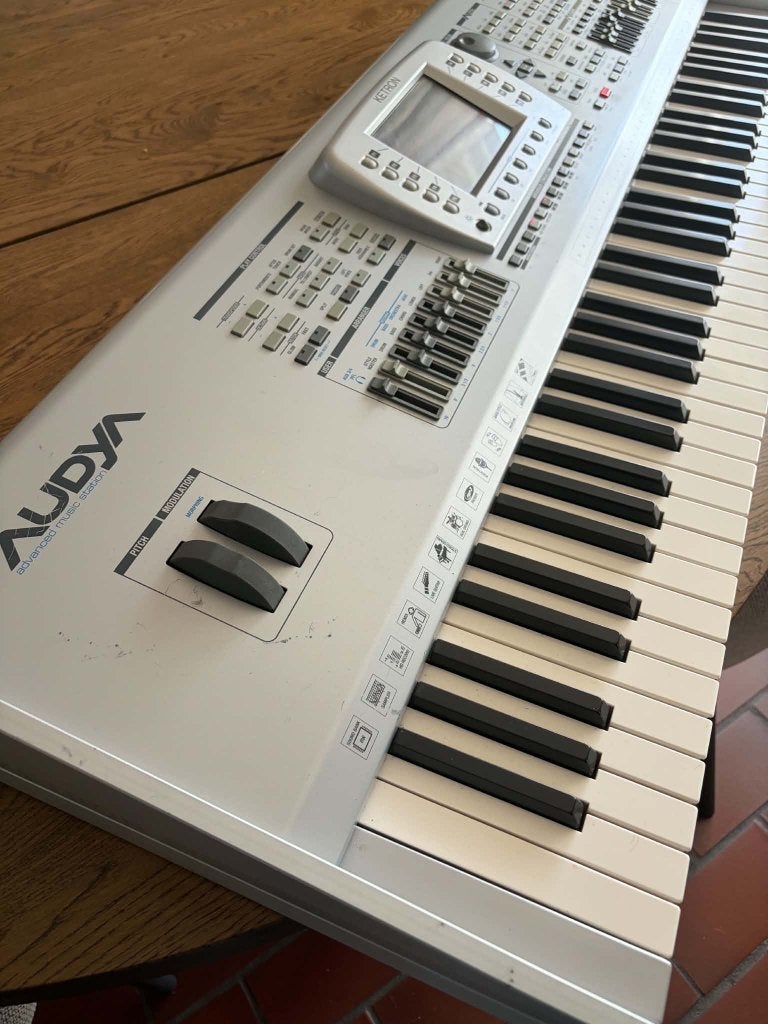 Ketron audya, Muziek en Instrumenten, Ophalen, Gebruikt, 76 toetsen, Overige merken