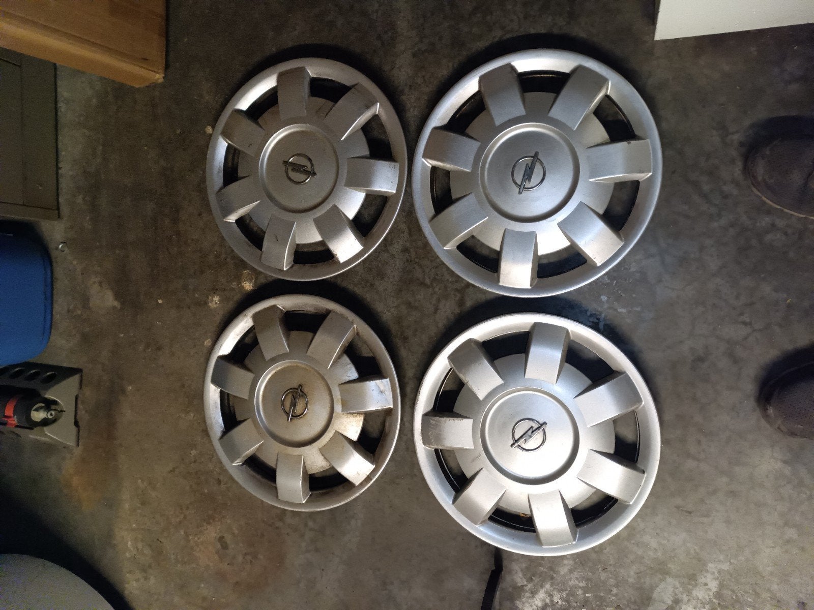 14 inch wieldeksels Opel, Ophalen