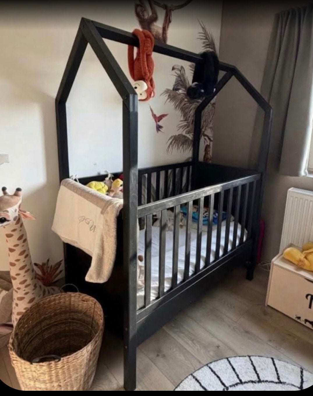 Lit pour enfant noir ajustable avec matelas Aerosleep, Enlèvement, Utilisé, Garçon ou Fille
