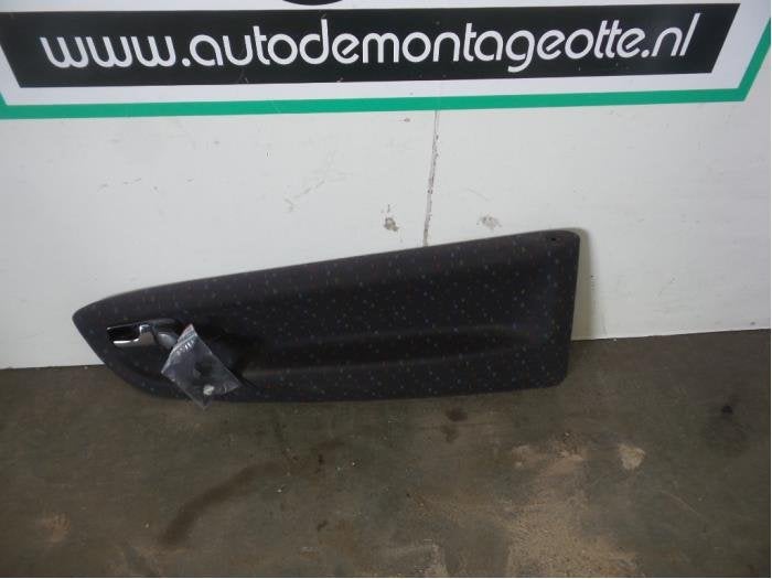 Portierbekleding 2Deurs rechts van een Seat Arosa (Arosa 97-, Gebruikt, -, -, Ophalen of Verzenden