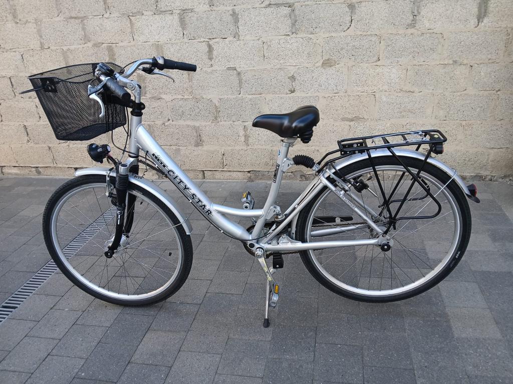Dames fiets, Fietsen en Brommers, Ophalen, Zo goed als nieuw, Mandje