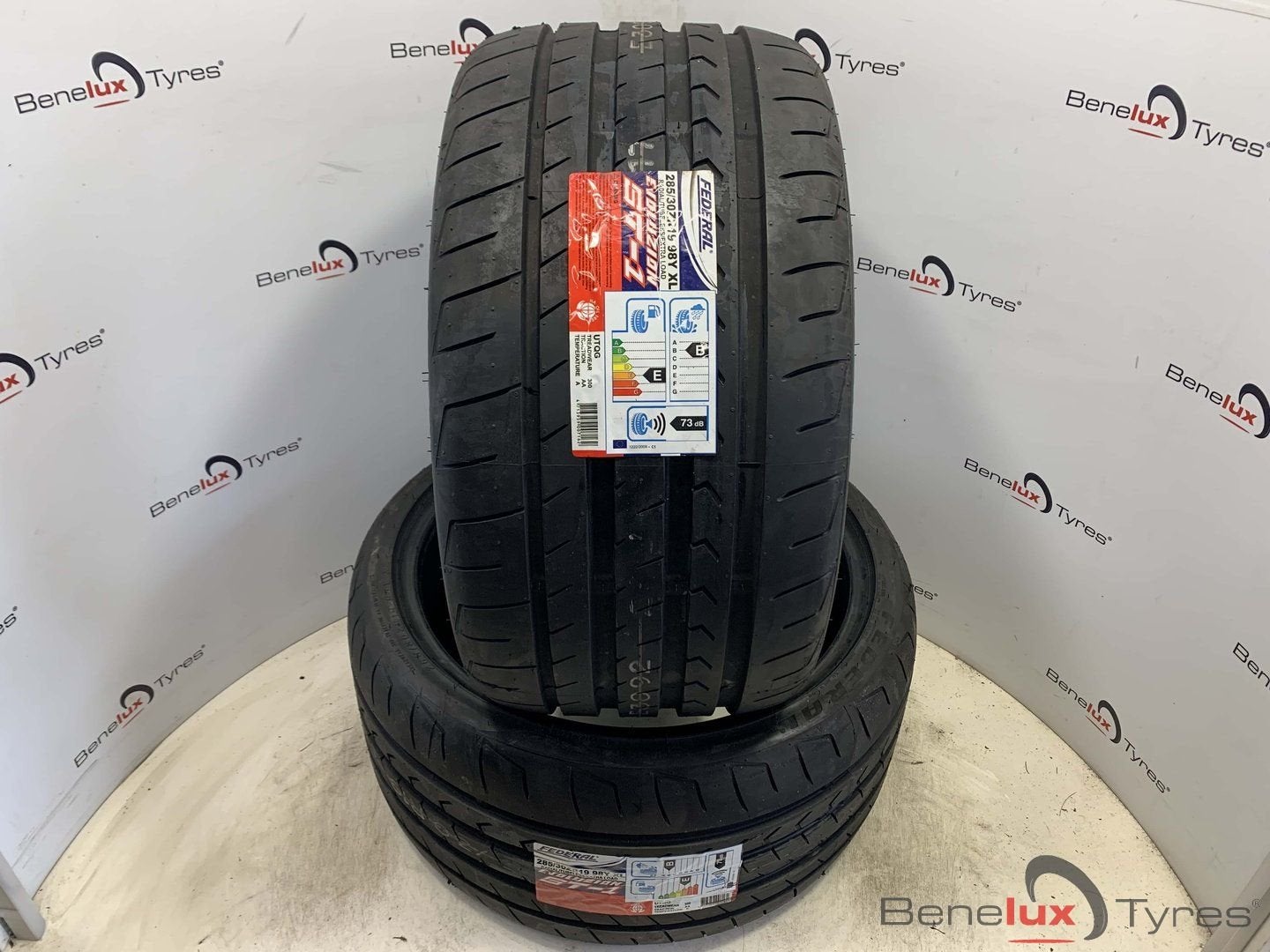 NEW 285/30ZR19 285/30R19 285/30/19 R19 ZR19 2853019 Mercedes, Auto-onderdelen, -, 285 mm, -, Nieuw